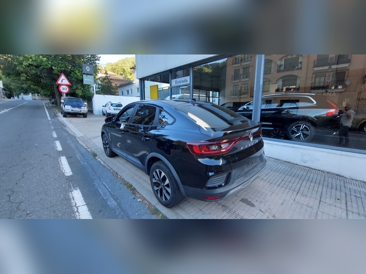 Renault Arkana 1.3 TCE 140CV foto 14